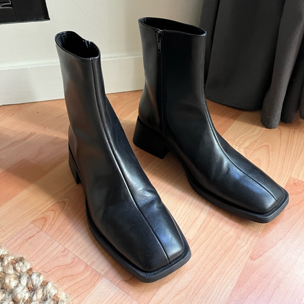 Vagabond Blanca Black Square-Toe Ankle Boots